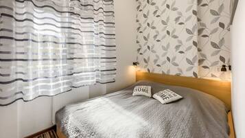 1 bedroom, desk, iron/ironing board, free WiFi