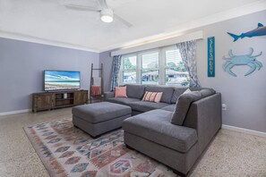 Ferienhaus (Anchors Away Gulf Gate Home) | Außenbereich