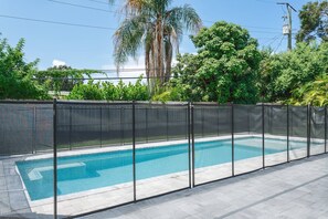 House (Arlington Park Beautifully Renovated ) | Exterior