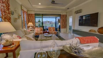 Casa (Esplanade by Siesta Key) | Sala de estar | Televisión y reproductor de DVD