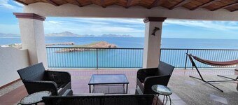 Stunning Panoramic Ocean Views – 4BR House at Caracol Peninsula