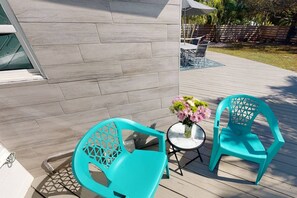 House (Modern Grove Duplex Unit B) | Balcony