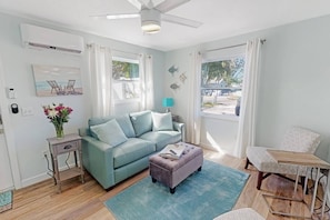 House (Modern Grove Duplex Unit B) | Living room