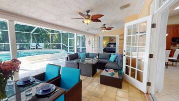 House (Sarasota Bay Pool Home) | Living room