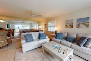 Condo (Sea Village Gulf Views 2nd Floor Cond) | Sala de estar