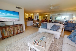 Condo (Sea Village Gulf Views 2nd Floor Cond) | Sala de estar