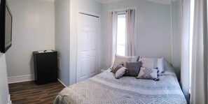 4 bedrooms, iron/ironing board, free WiFi, bed sheets - Chapland House 4 Bdrm Getaway in FLX Wine Country (Seneca Falls)
