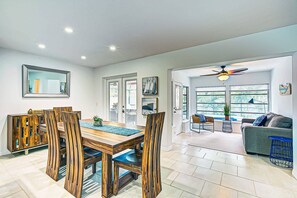 Casa (Temporary Sanity) | Fachada