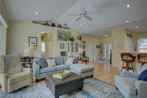 House (Tortuga Pool Home) | Living room | TV
