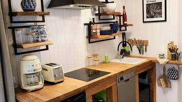 Kühlschrank, Herdplatte, Geschirrspüler