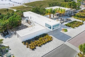 Exterior - White Sands Near the Beach (Siesta Key)