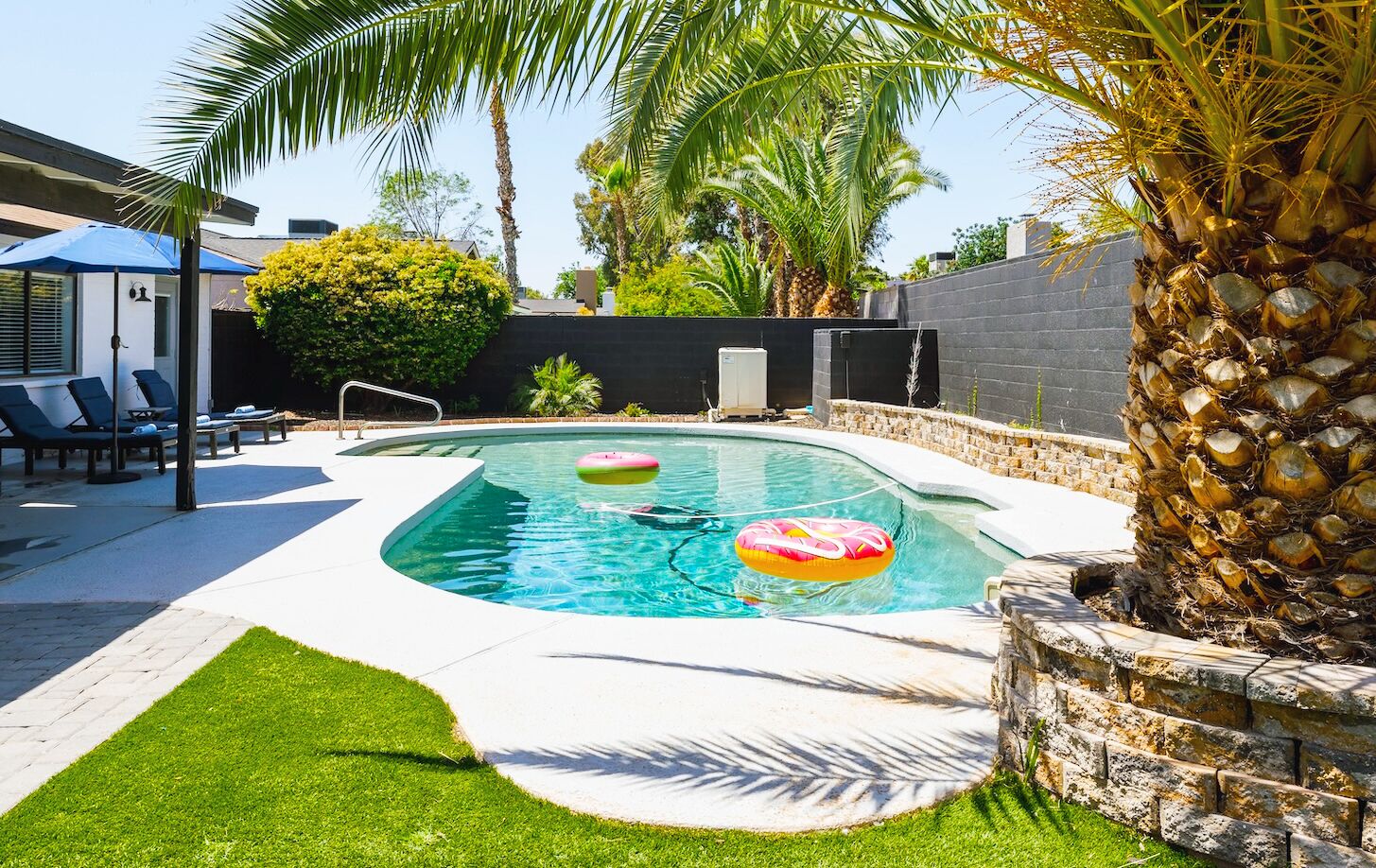 Close to TPC, Mayo Clinic, Kierland - HEATED Pool, Master Suite, Games