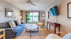 Smart TV, fireplace, table tennis