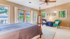 4 bedrooms, iron/ironing board, internet, bed sheets