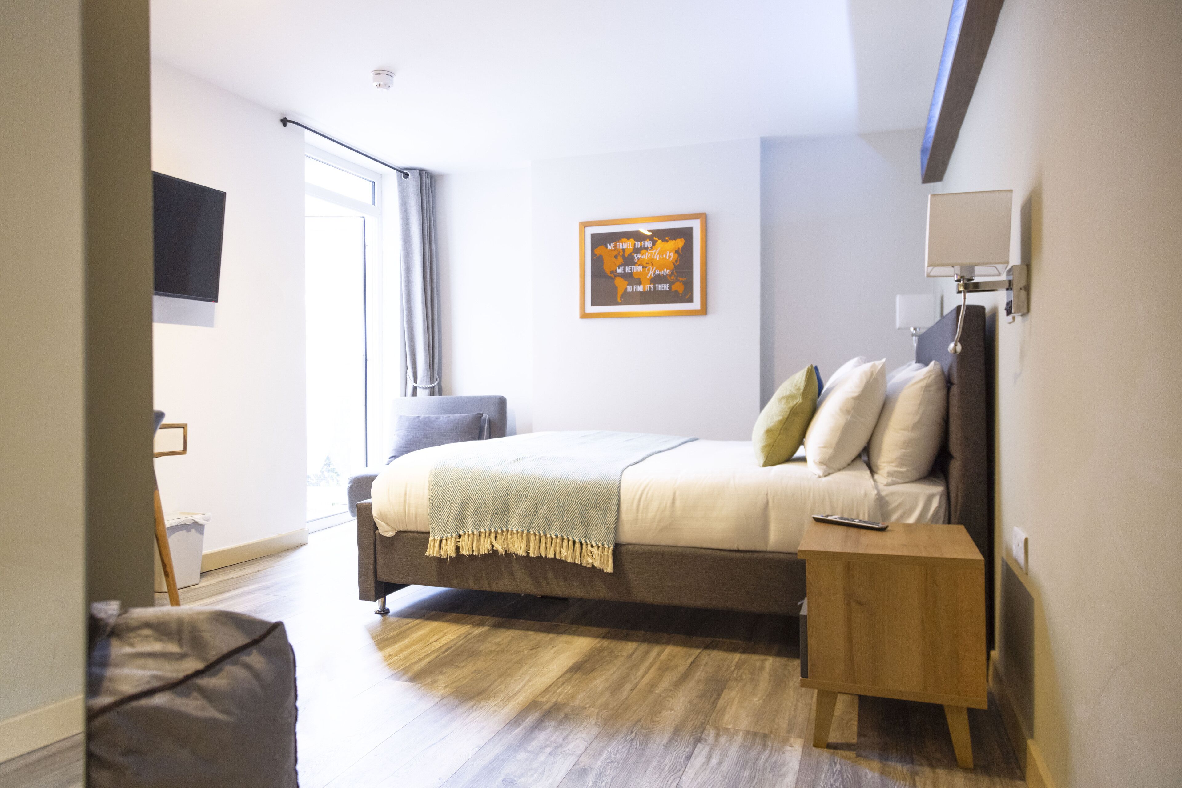 executive triple room | in-room safe, desk, iron/ironing board, free wifi
