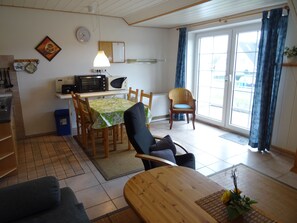 Interior - Apartment SEERÄUBER in a quiet location, balcony, only 300m to the green beach (Friedrichskoog-Spitze)