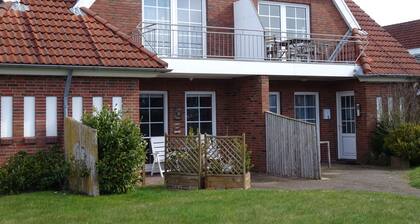 Apartment SEERÄUBER in a quiet location, balcony, only 300m to the green beach