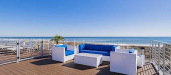 Island Living In This Beautiful Townhome Embodies The Lost Key Lifestyle!