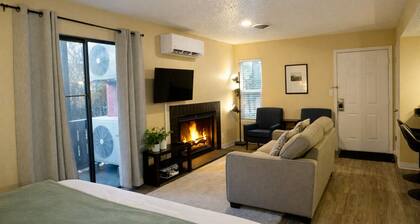 King Bed * Extensive Cleaning Protocol *Downtown