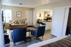 TV, fireplace - King Bed * Extensive Cleaning Protocol *Downtown (Salt Lake City)