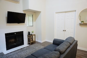 TV, fireplace - Two Bedroom Loft, King Beds, Down Town Convenience (Salt Lake City)