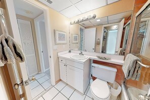 Condo (Bay Oaks, 4th floor corner - elevator) | Exterior