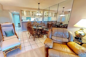 Exterior - Bay Oaks, 4th Floor Corner - Elevator (Siesta Key)