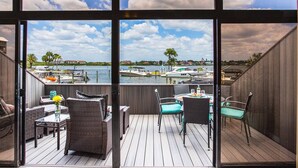 Condo (Harbor Towers Ground Floor Water View) | Ngoại thất