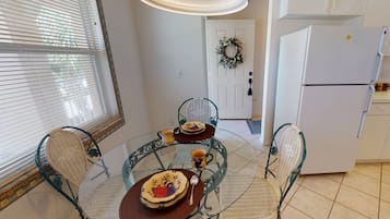 Condo (Hickory on the Golf Course) | Exterior