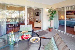 Condo (Hickory on the Golf Course) | Exterior