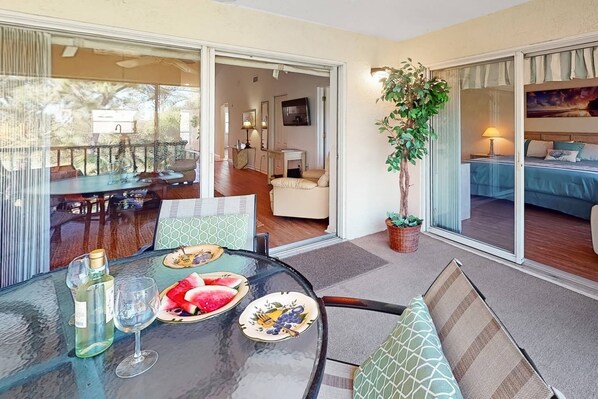 Condo (Hickory on the Golf Course) | Exterior