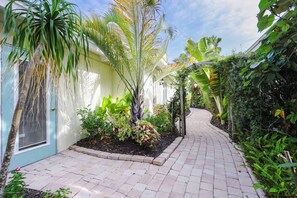 Villa (Moonmist Gorgeously Renovated Courtya) | Exterior