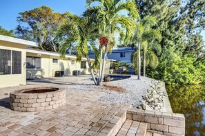 Ferienhaus (Peacock Bungalow - left) | Unterkunftsgelände