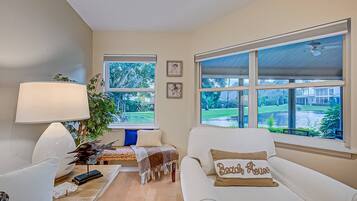 Condo (Siesta Bayside Condo) | Exterior