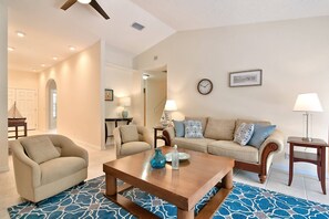 House (Siesta Key Home) | Living room