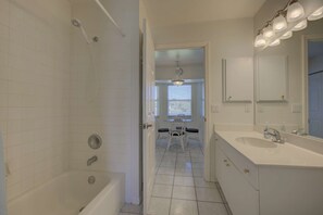 House (Smiling Dolphin) | Bathroom