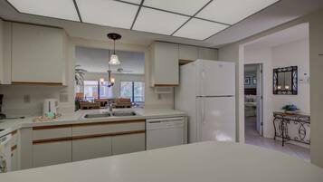 Condo (White Pine Court) | Private kitchen | Fridge, microwave, stovetop, dishwasher