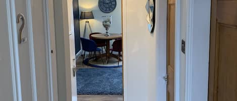 Apartment, 1 Queen Bed | Interior