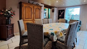 Casa de campo, baño en la habitación | Restaurantes