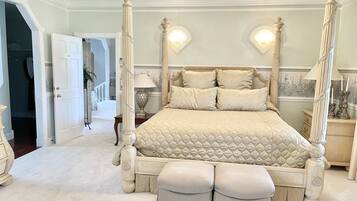 4 habitaciones, escritorio, tabla de planchar con plancha y wifi