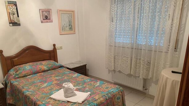 Unclassified image, 1 of 1, button - Room in Guest Room - Hostal Restaurante Seoane - Single Room (Oroso)