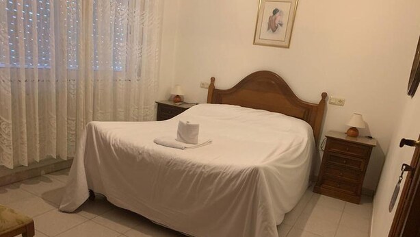 Room - Room in Guest Room - Hostal Restaurante Seoane - Deluxe Queen Room (Oroso)