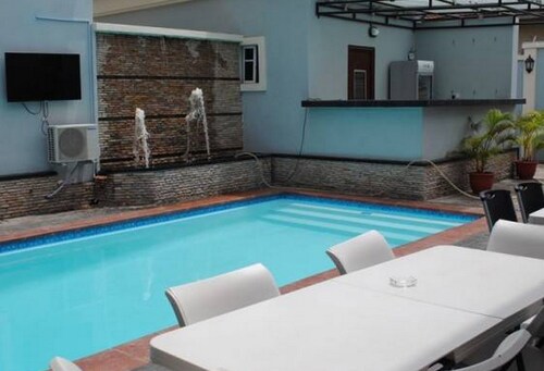 Easy Reachcourt Hotel