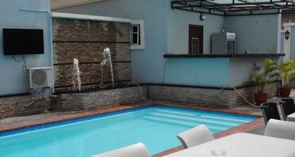 Easy Reachcourt Hotel