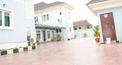 Easy Reachcourt Hotel