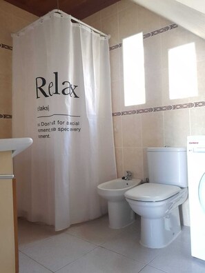 Appartement, 2 chambres, balcon, vue montagne | Salle de bain
