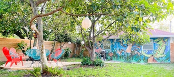 Delray Surf Shack- 4BD, Pet Friendly, Close to Downtown & Beach