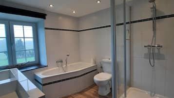 Cottage, en-suite badkamer, uitzicht op tuin | Badkamer