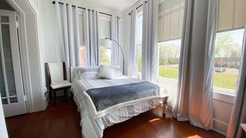 1 bedroom, desk, iron/ironing board, WiFi