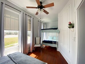 1 chambre, bureau, fer et planche à repasser, Wi-Fi